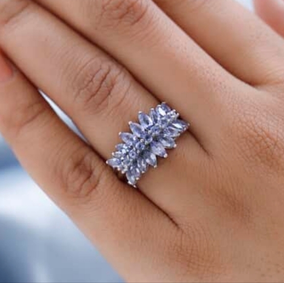 Genuine Tanzanite Ring in Platinum over Sterling Silver Sz 7.5! Final Price! - Picture 5 of 6